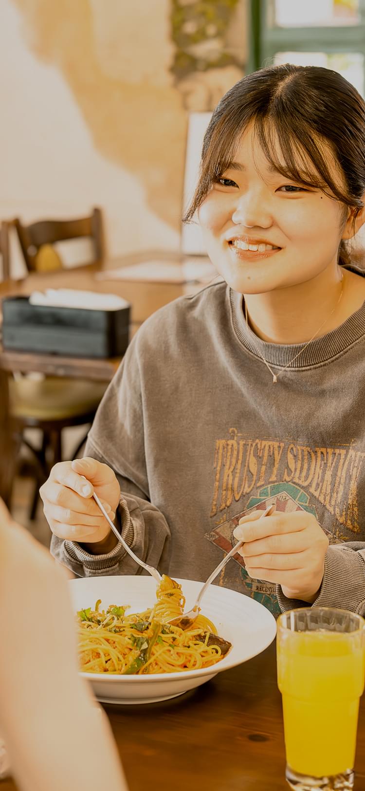 食を楽しむ、仲間と楽しむ…。外はサクッ！中はモチッ！な本格石窯ピッツァが食べ放題！充実のラインナップで楽しい食事のひと時を…。