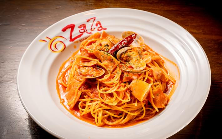パスタやデザートも充実のラインナップ！楽しい食事のひと時をお過ごしください。