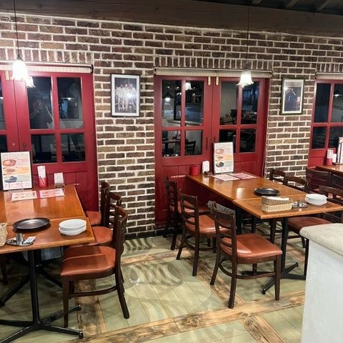 パスタ マンジャーレZaZa上尾店の内観